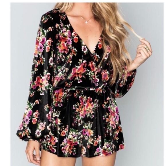 Show Me Your Mumu Floral Velvet Long Sleeved Romper - Picture 1 of 5